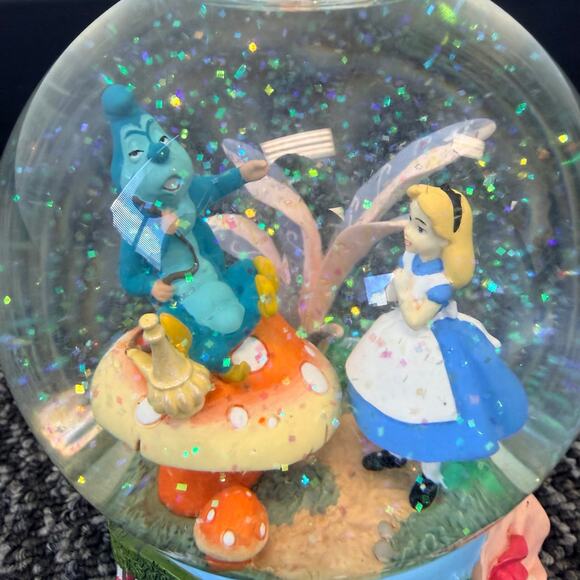 Disney Alice in Wonderland Snow Globe Caterpillar Music Box "I'm Late" Enesco - Picture 4 of 9